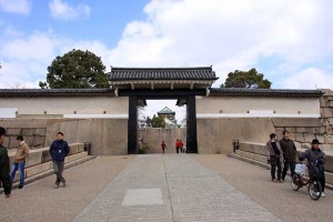 大阪城　桜門