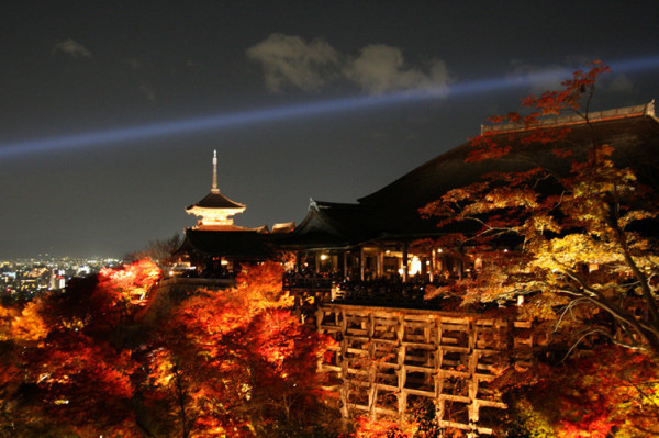 清水寺のライトアップ